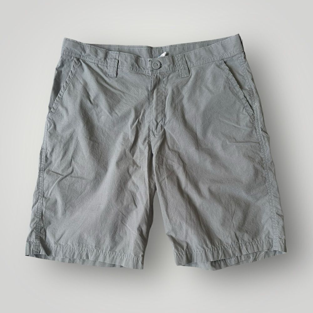 🎉5 for $45🎉Columbia Shorts Size 32 Gray